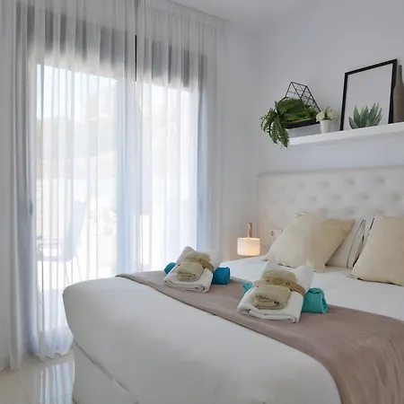 Apartment Beachfront Luxury By Nras