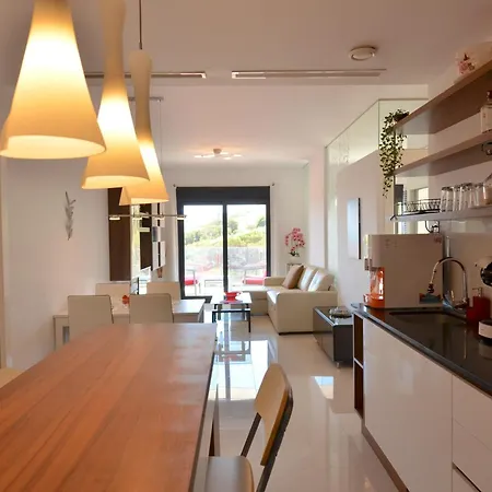 Apartment Beachfront Luxury By Nras